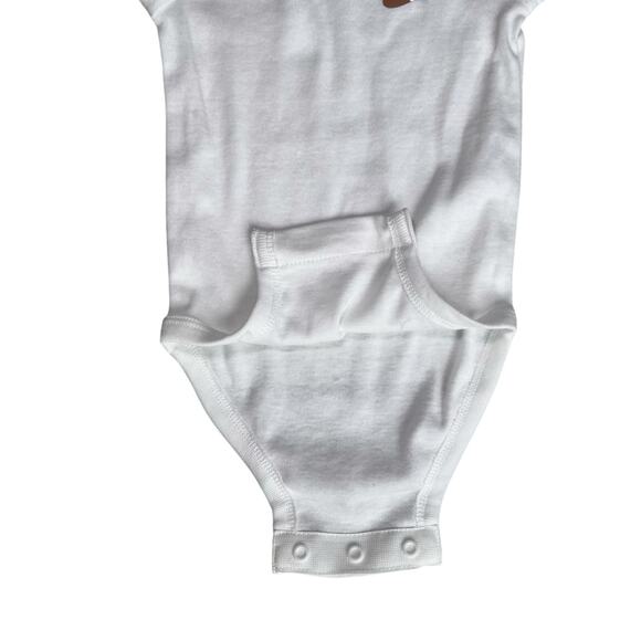 NEW Nike Baby One Piece Bodysuit 6M 62-68cm White w Gold/Tan Swoosh Snap Bottom - Picture 4 of 6